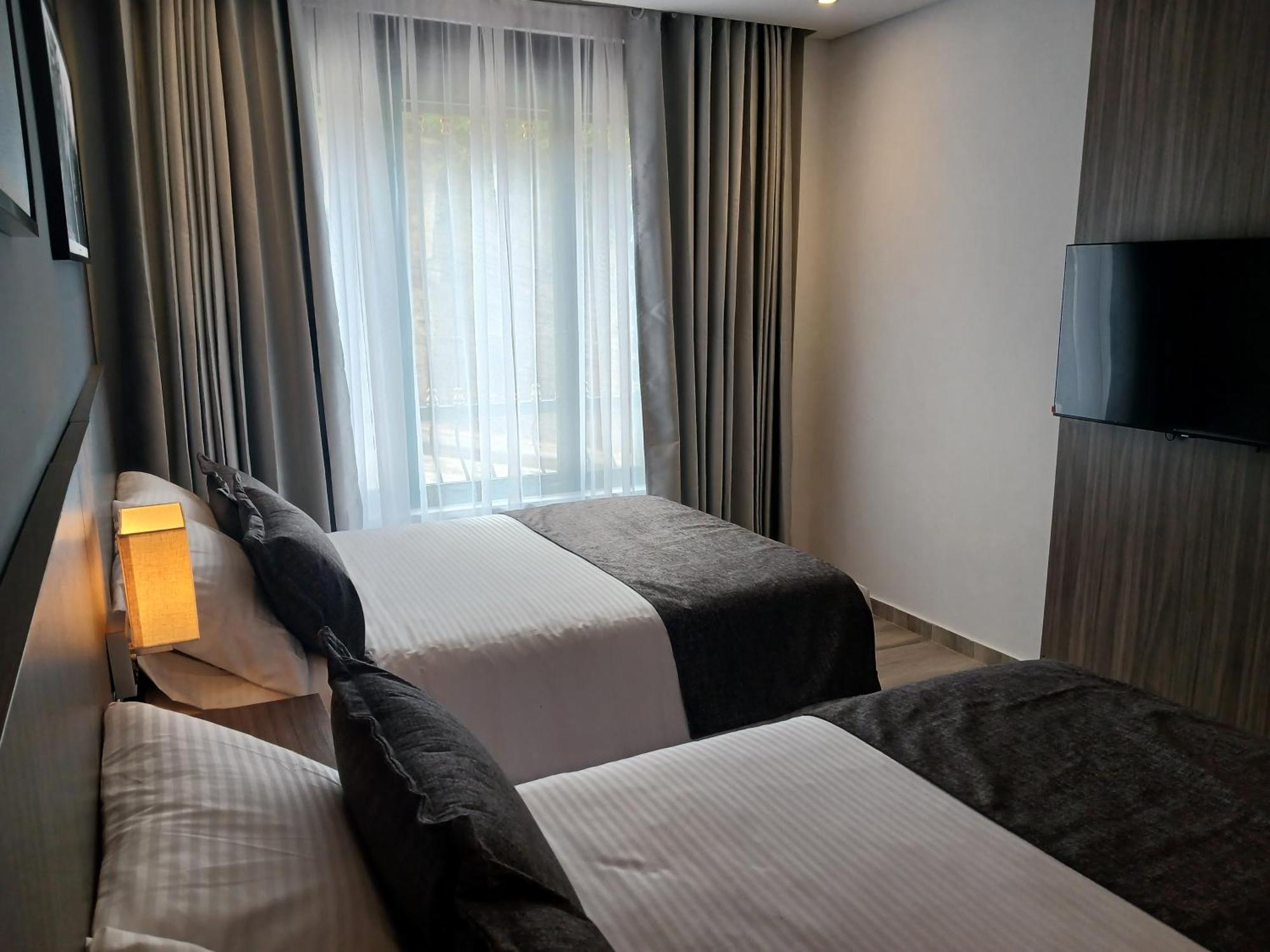 Hotel Santino Jenesano ภายนอก รูปภาพ